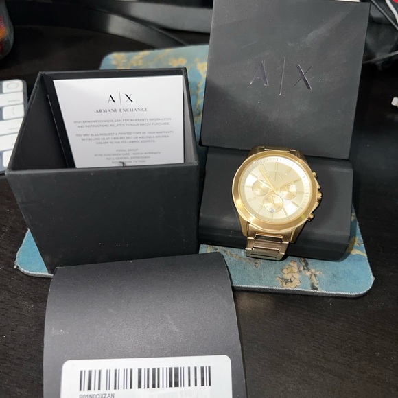 Gold Armani Exchange watch for men - Picture 3 of 6